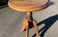 サイドテーブル